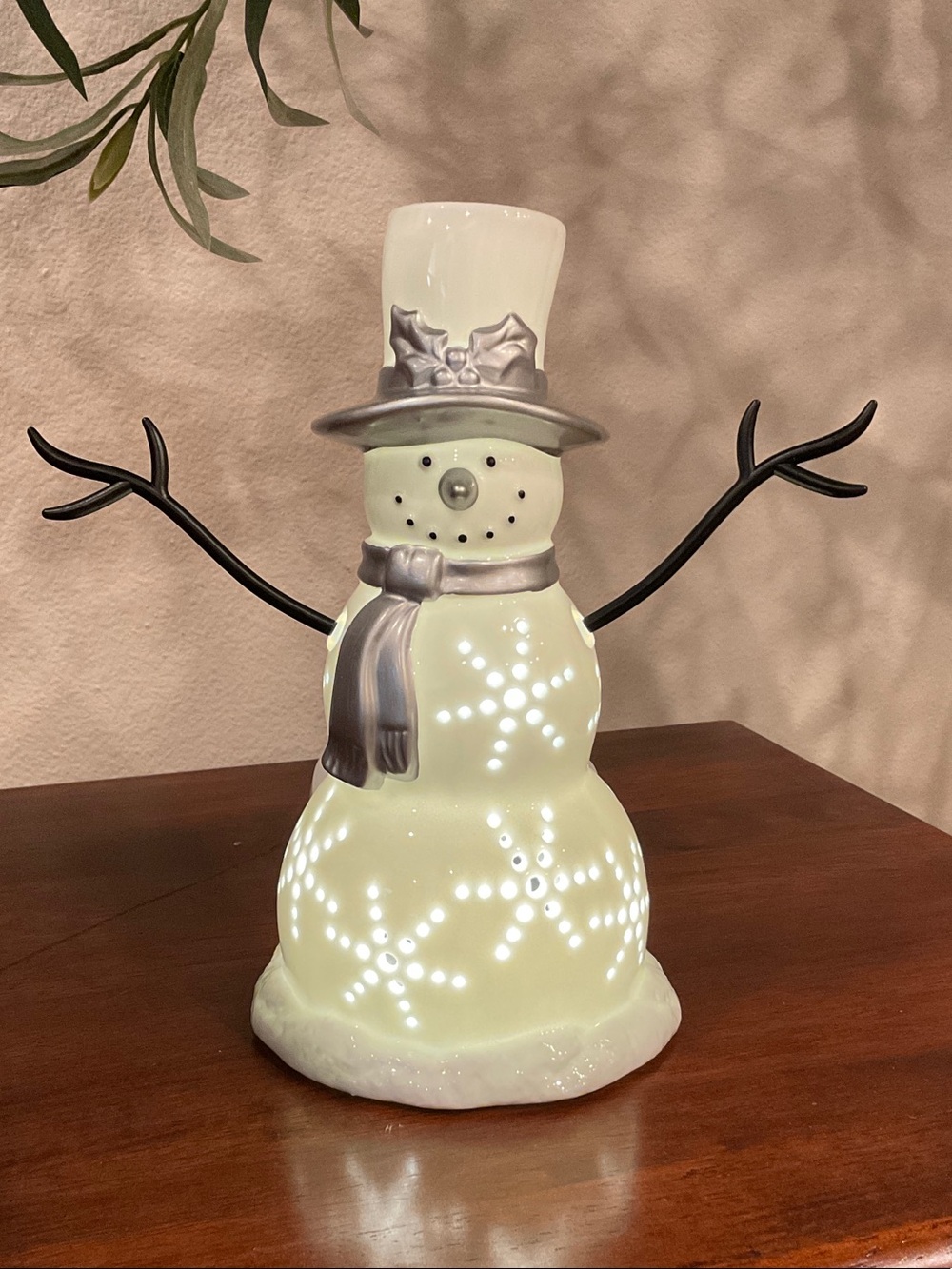 Sparkling Snowman Scentsy Wax Warmer of November 2022